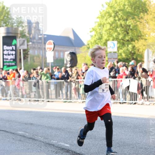 27.04.2024 - Das Zehntel Strokosch-Dieckow http://msf.ph/oto/6101231 27.04.2024 08:48:19 Laufen 1192, 2608, 2824, 2930, 3176, 3900 meine-sportfotos.de