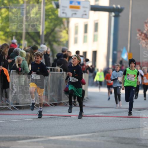 27.04.2024 - Das Zehntel Fuchs,  Jonas http://msf.ph/oto/6101244 27.04.2024 08:49:58 Ziel 1233, 1707, 2014, 2167, 2354, 2596, 2792, 3043, 3141, 3152, 3155, 3156, 3472, 3480, 3641, 3704, 3709, 3769, 3775, 3778, 3794, 3846 meine-sportfotos.de