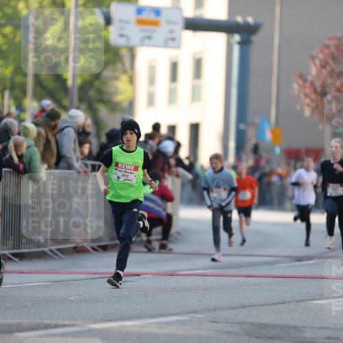 27.04.2024 - Das Zehntel Fuchs,  Jonas http://msf.ph/oto/6101248 27.04.2024 08:49:59 Ziel 1233, 1707, 2014, 2167, 2354, 2596, 2792, 3043, 3141, 3152, 3155, 3156, 3472, 3480, 3641, 3704, 3709, 3769, 3775, 3778, 3794, 3833 meine-sportfotos.de