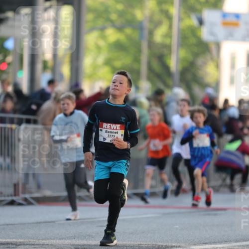 27.04.2024 - Das Zehntel Fuchs,  Jonas http://msf.ph/oto/6101262 27.04.2024 08:50:03 Ziel 1230, 1233, 1553, 1661, 1707, 2014, 2354, 2596, 2792, 3043, 3141, 3152, 3155, 3156, 3472, 3480, 3709, 3775, 3794, 3833 meine-sportfotos.de