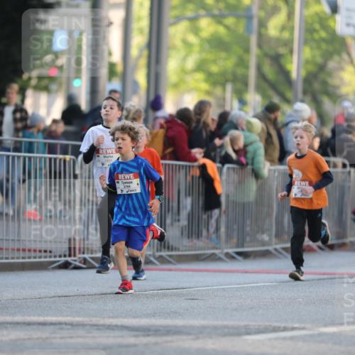 27.04.2024 - Das Zehntel Fuchs,  Jonas http://msf.ph/oto/6101283 27.04.2024 08:50:04 Ziel 1230, 1233, 1553, 1661, 1707, 2014, 2354, 2596, 2792, 3043, 3141, 3152, 3155, 3156, 3480, 3706, 3709, 3775, 3794, 3833 meine-sportfotos.de