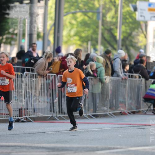 27.04.2024 - Das Zehntel Fuchs,  Jonas http://msf.ph/oto/6101284 27.04.2024 08:50:05 Ziel 1230, 1233, 1553, 1661, 1707, 1929, 2014, 2354, 2596, 2792, 3141, 3152, 3155, 3156, 3480, 3705, 3706, 3709, 3775, 3794, 3833 meine-sportfotos.de