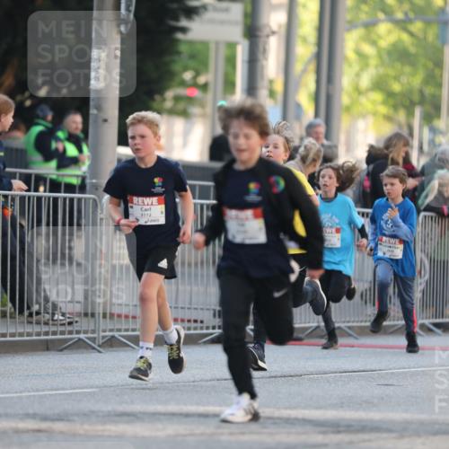 27.04.2024 - Das Zehntel Fuchs,  Jonas http://msf.ph/oto/6101356 27.04.2024 08:50:25 Ziel 1471, 1497, 1552, 1584, 1596, 1866, 1929, 2114, 2134, 2345, 2360, 2644, 2652, 2679, 3030, 3112, 3145, 3168, 3455, 3460, 3473, 3705, 3838 meine-sportfotos.de