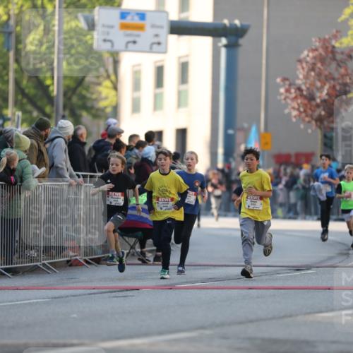 27.04.2024 - Das Zehntel Fuchs,  Jonas http://msf.ph/oto/6101406 27.04.2024 08:50:32 Ziel 1098, 1471, 1490, 1866, 2018, 2114, 2134, 2345, 2580, 2644, 2652, 2825, 2831, 3145, 3168, 3455, 3460, 3473, 3838 meine-sportfotos.de