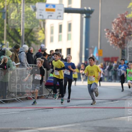 27.04.2024 - Das Zehntel Fuchs,  Jonas http://msf.ph/oto/6101407 27.04.2024 08:50:33 Ziel 1098, 1471, 1490, 1866, 2018, 2114, 2134, 2345, 2580, 2644, 2652, 2825, 2831, 3145, 3168, 3432, 3455, 3460, 3473, 3838 meine-sportfotos.de