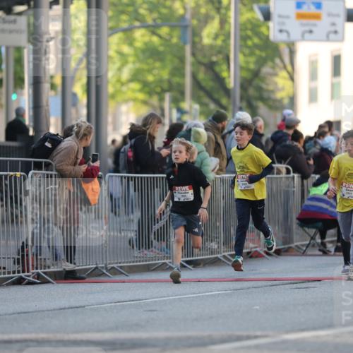 27.04.2024 - Das Zehntel Fuchs,  Jonas http://msf.ph/oto/6101418 27.04.2024 08:50:33 Ziel 1098, 1471, 1490, 1866, 2018, 2114, 2134, 2345, 2580, 2644, 2652, 2825, 2831, 3145, 3168, 3432, 3455, 3460, 3473, 3838 meine-sportfotos.de