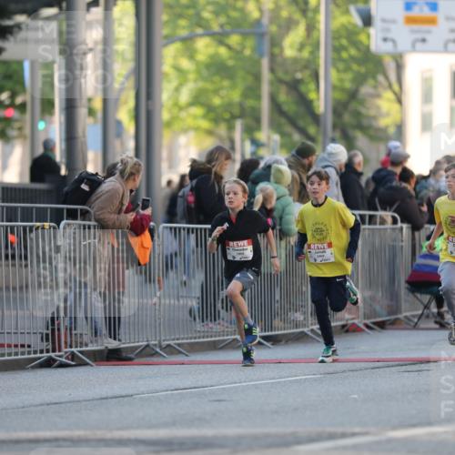 27.04.2024 - Das Zehntel Fuchs,  Jonas http://msf.ph/oto/6101419 27.04.2024 08:50:34 Ziel 1098, 1471, 1488, 1490, 1866, 2018, 2134, 2345, 2580, 2644, 2652, 2825, 2831, 3164, 3168, 3432, 3451, 3455, 3460, 3838, 3858 meine-sportfotos.de
