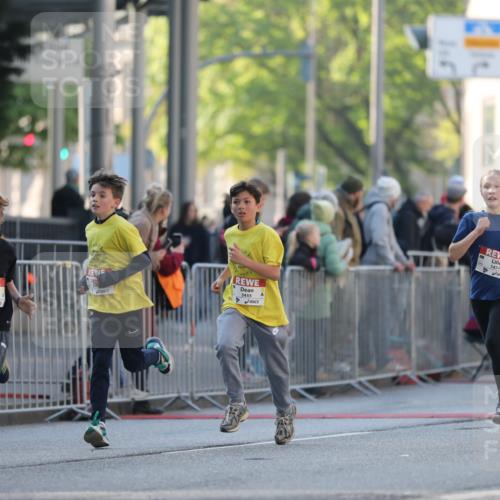 27.04.2024 - Das Zehntel Fuchs,  Jonas http://msf.ph/oto/6101427 27.04.2024 08:50:35 Ziel 1098, 1471, 1488, 1490, 1866, 2018, 2134, 2345, 2580, 2825, 2831, 3164, 3168, 3432, 3451, 3455, 3460, 3620, 3838, 3858 meine-sportfotos.de