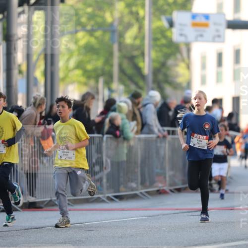 27.04.2024 - Das Zehntel Fuchs,  Jonas http://msf.ph/oto/6101431 27.04.2024 08:50:35 Ziel 1098, 1471, 1488, 1490, 1866, 2018, 2134, 2345, 2580, 2825, 2831, 3164, 3168, 3432, 3451, 3455, 3460, 3620, 3838, 3858 meine-sportfotos.de