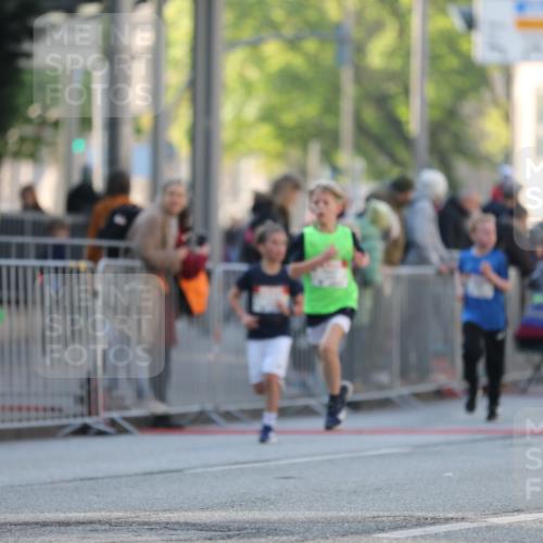 27.04.2024 - Das Zehntel Fuchs,  Jonas http://msf.ph/oto/6101463 27.04.2024 08:50:37 Ziel 1098, 1471, 1488, 1490, 1866, 2018, 2345, 2580, 2825, 2831, 3164, 3432, 3451, 3455, 3460, 3620, 3632, 3838, 3858 meine-sportfotos.de