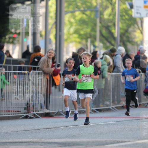 27.04.2024 - Das Zehntel Fuchs,  Jonas http://msf.ph/oto/6101465 27.04.2024 08:50:38 Ziel 1098, 1471, 1488, 1490, 1866, 2018, 2160, 2345, 2580, 2825, 2831, 3027, 3164, 3432, 3451, 3455, 3460, 3607, 3620, 3632, 3838, 3858 meine-sportfotos.de