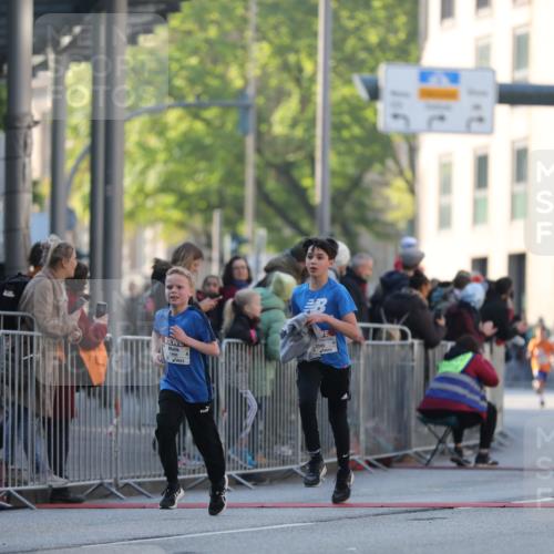 27.04.2024 - Das Zehntel Fuchs,  Jonas http://msf.ph/oto/6101474 27.04.2024 08:50:39 Ziel 1098, 1471, 1488, 1490, 1848, 1866, 2018, 2160, 2164, 2580, 2825, 2831, 3027, 3164, 3432, 3451, 3455, 3460, 3607, 3620, 3632, 3838, 3858 meine-sportfotos.de