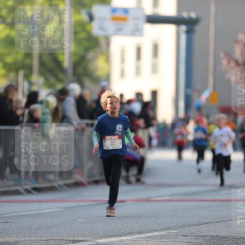 27.04.2024 - Das Zehntel Fuchs,  Jonas http://msf.ph/oto/6101480 27.04.2024 08:50:40 Ziel 1098, 1471, 1488, 1490, 1848, 1866, 2018, 2160, 2164, 2580, 2825, 2831, 3027, 3164, 3432, 3451, 3455, 3460, 3607, 3614, 3620, 3632, 3838, 3858 meine-sportfotos.de