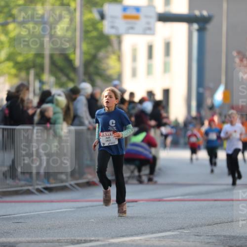27.04.2024 - Das Zehntel Fuchs,  Jonas http://msf.ph/oto/6101482 27.04.2024 08:50:40 Ziel 1098, 1471, 1488, 1490, 1848, 1866, 2018, 2160, 2164, 2580, 2825, 2831, 3027, 3164, 3432, 3451, 3455, 3460, 3607, 3614, 3620, 3632, 3838, 3858 meine-sportfotos.de