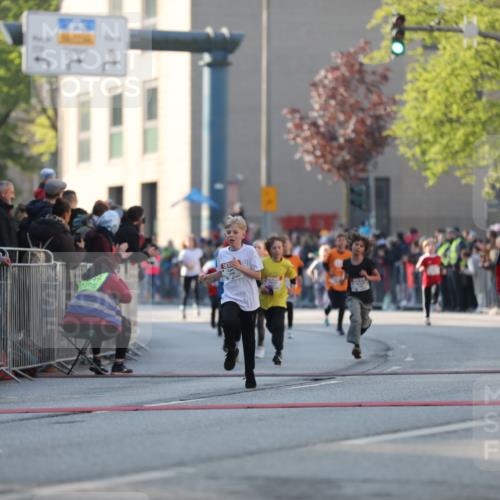 27.04.2024 - Das Zehntel Fuchs,  Jonas http://msf.ph/oto/6101486 27.04.2024 08:50:41 Ziel 1098, 1471, 1488, 1490, 1848, 1866, 1934, 2018, 2160, 2164, 2580, 2825, 2831, 3027, 3164, 3432, 3451, 3455, 3460, 3607, 3614, 3620, 3632, 3838, 3858 meine-sportfotos.de