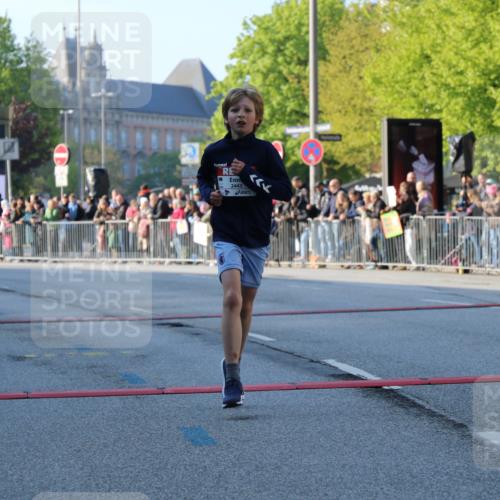27.04.2024 - Das Zehntel H.Heesch http://msf.ph/oto/6104400 27.04.2024 08:46:43 Ziel 2443, 3660 meine-sportfotos.de