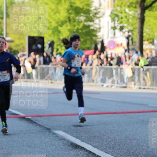 27.04.2024 - Das Zehntel H.Heesch http://msf.ph/oto/6104434 27.04.2024 08:47:24 Ziel 1472, 1484, 3828 meine-sportfotos.de