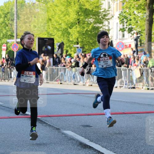27.04.2024 - Das Zehntel H.Heesch http://msf.ph/oto/6104435 27.04.2024 08:47:24 Ziel 1472, 1484, 3828 meine-sportfotos.de
