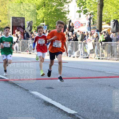 27.04.2024 - Das Zehntel H.Heesch http://msf.ph/oto/6104451 27.04.2024 08:47:53 Ziel 1650, 2181, 2820, 3437, 3481, 3876 meine-sportfotos.de