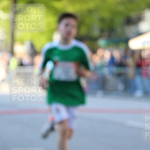 27.04.2024 - Das Zehntel H.Heesch http://msf.ph/oto/6104464 27.04.2024 08:47:55 Ziel 1650, 2181, 3437, 3481, 3876 meine-sportfotos.de