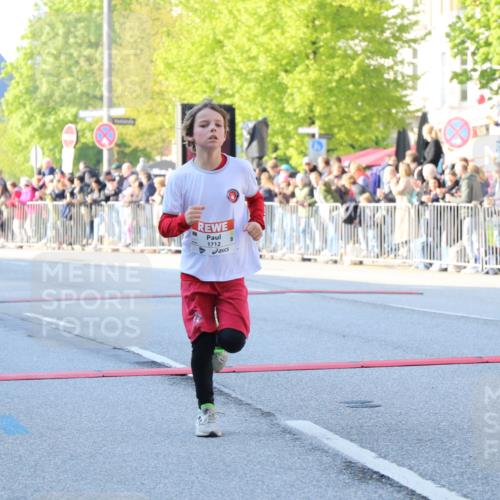 27.04.2024 - Das Zehntel H.Heesch http://msf.ph/oto/6104506 27.04.2024 08:48:14 Ziel 1645, 1712, 2327, 2329, 2930, 3154, 3683 meine-sportfotos.de