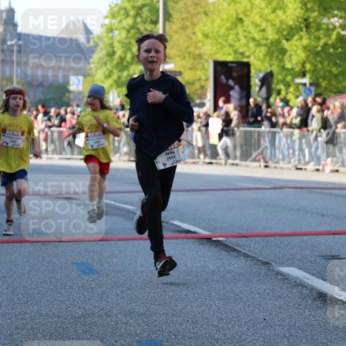 27.04.2024 - Das Zehntel H.Heesch http://msf.ph/oto/6104574 27.04.2024 08:48:51 Ziel 1252, 2317, 2663, 2818, 2848, 3177, 3382, 3402, 3465, 3657, 3873, 3924 meine-sportfotos.de