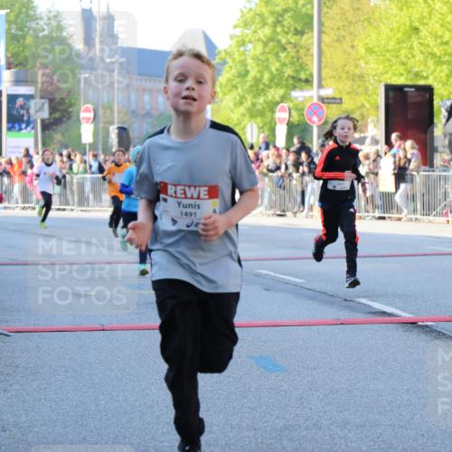 27.04.2024 - Das Zehntel H.Heesch http://msf.ph/oto/6104611 27.04.2024 08:49:13 Ziel 1480, 1491, 1498, 2264, 2599, 2805, 2839, 3169, 3173, 3443, 3703, 3783 meine-sportfotos.de
