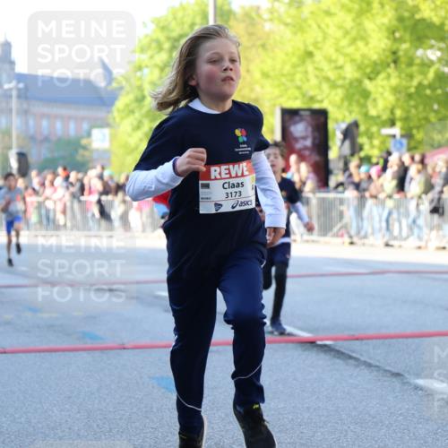 27.04.2024 - Das Zehntel H.Heesch http://msf.ph/oto/6104630 27.04.2024 08:49:21 Ziel 1326, 1935, 2264, 2599, 2805, 2839, 3169, 3173, 3443, 3619, 3703, 3783, 3819 meine-sportfotos.de