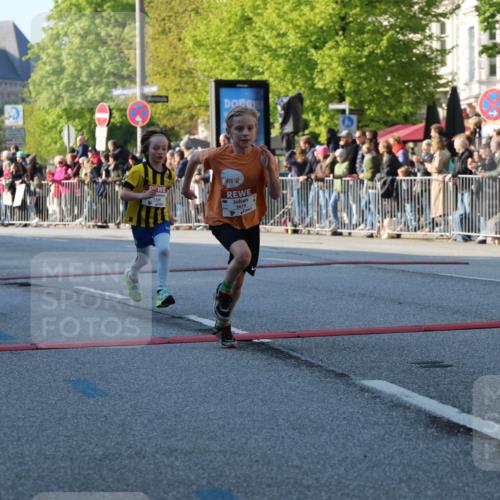 27.04.2024 - Das Zehntel H.Heesch http://msf.ph/oto/6104635 27.04.2024 08:49:27 Ziel 1326, 1935, 2264, 2839, 3169, 3173, 3238, 3241, 3443, 3619, 3703, 3783, 3784, 3819 meine-sportfotos.de