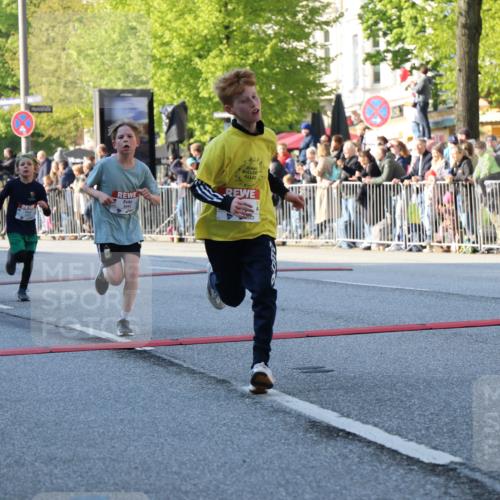 27.04.2024 - Das Zehntel H.Heesch http://msf.ph/oto/6104688 27.04.2024 08:49:55 Ziel 1233, 1707, 2014, 2167, 2354, 2596, 2792, 3043, 3141, 3155, 3156, 3472, 3480, 3641, 3704, 3709, 3769, 3775, 3778, 3794, 3846 meine-sportfotos.de