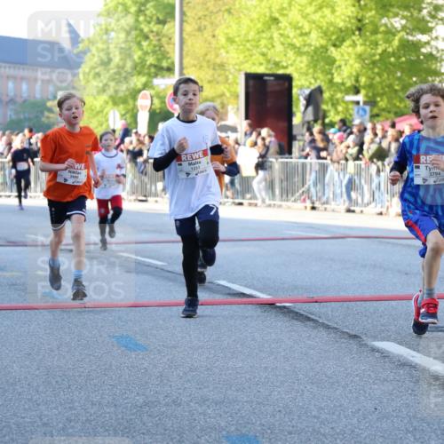 27.04.2024 - Das Zehntel H.Heesch http://msf.ph/oto/6104709 27.04.2024 08:50:03 Ziel 1230, 1233, 1553, 1661, 1707, 2014, 2354, 2596, 2792, 3043, 3141, 3152, 3155, 3156, 3472, 3480, 3709, 3775, 3794, 3833 meine-sportfotos.de