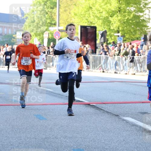 27.04.2024 - Das Zehntel H.Heesch http://msf.ph/oto/6104711 27.04.2024 08:50:03 Ziel 1230, 1233, 1553, 1661, 1707, 2014, 2354, 2596, 2792, 3043, 3141, 3152, 3155, 3156, 3472, 3480, 3709, 3775, 3794, 3833 meine-sportfotos.de