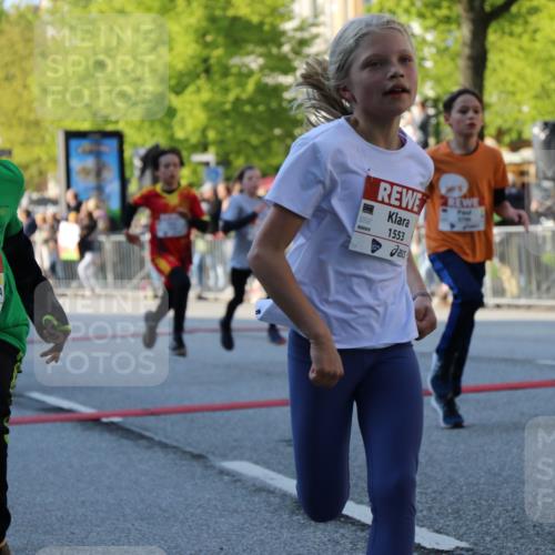 27.04.2024 - Das Zehntel H.Heesch http://msf.ph/oto/6104729 27.04.2024 08:50:15 Ziel 1230, 1497, 1552, 1553, 1584, 1596, 1661, 1929, 2114, 2134, 2360, 2644, 2652, 2679, 3030, 3112, 3145, 3152, 3168, 3473, 3705, 3706, 3833 meine-sportfotos.de