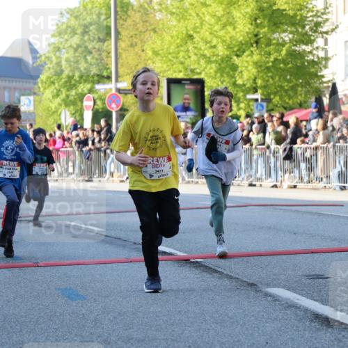 27.04.2024 - Das Zehntel H.Heesch http://msf.ph/oto/6104751 27.04.2024 08:50:24 Ziel 1471, 1497, 1552, 1584, 1596, 1866, 1929, 2114, 2134, 2345, 2360, 2644, 2652, 2679, 3030, 3112, 3145, 3168, 3455, 3460, 3473, 3705, 3706 meine-sportfotos.de