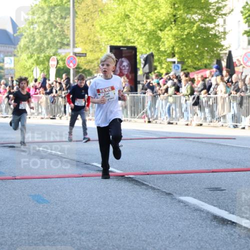 27.04.2024 - Das Zehntel H.Heesch http://msf.ph/oto/6104785 27.04.2024 08:50:42 Ziel 1098, 1471, 1488, 1490, 1848, 1866, 1913, 1934, 2018, 2160, 2164, 2369, 2580, 2825, 2831, 3027, 3164, 3432, 3451, 3455, 3460, 3607, 3614, 3620, 3632, 3838, 3858 meine-sportfotos.de