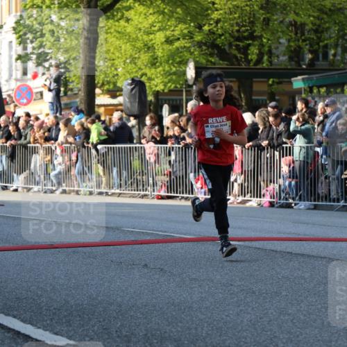 27.04.2024 - Das Zehntel H.Heesch http://msf.ph/oto/6104790 27.04.2024 08:50:44 Ziel 1098, 1488, 1490, 1848, 1913, 1934, 2018, 2160, 2164, 2307, 2369, 2580, 2825, 2831, 2949, 3027, 3164, 3432, 3451, 3607, 3614, 3620, 3632, 3838, 3858 meine-sportfotos.de