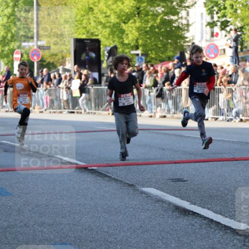 27.04.2024 - Das Zehntel H.Heesch http://msf.ph/oto/6104793 27.04.2024 08:50:45 Ziel 1098, 1488, 1490, 1500, 1848, 1913, 1934, 2018, 2160, 2164, 2307, 2369, 2580, 2825, 2831, 2949, 3027, 3164, 3432, 3451, 3607, 3614, 3620, 3632, 3838, 3858 meine-sportfotos.de