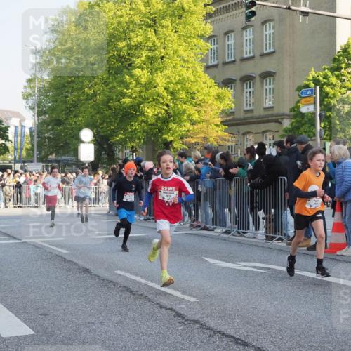27.04.2024 - Das Zehntel MichiJ http://msf.ph/oto/6105530 27.04.2024 08:45:56 Laufen 3876, 3683, 25 meine-sportfotos.de