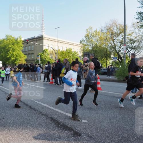 27.04.2024 - Das Zehntel MichiJ http://msf.ph/oto/6107183 27.04.2024 08:50:01 Laufen 117 meine-sportfotos.de