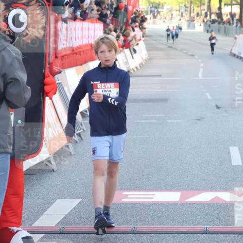 27.04.2024 - Das Zehntel Lena Gebhardt http://msf.ph/oto/6124485 27.04.2024 08:47:39 Ziel 2443, 3178 meine-sportfotos.de