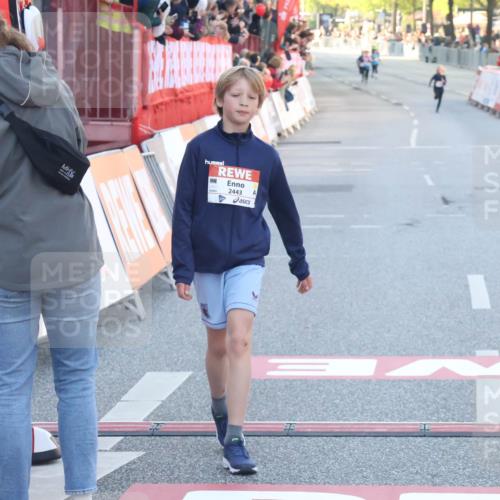 27.04.2024 - Das Zehntel Lena Gebhardt http://msf.ph/oto/6124493 27.04.2024 08:47:40 Ziel 2443, 3178 meine-sportfotos.de