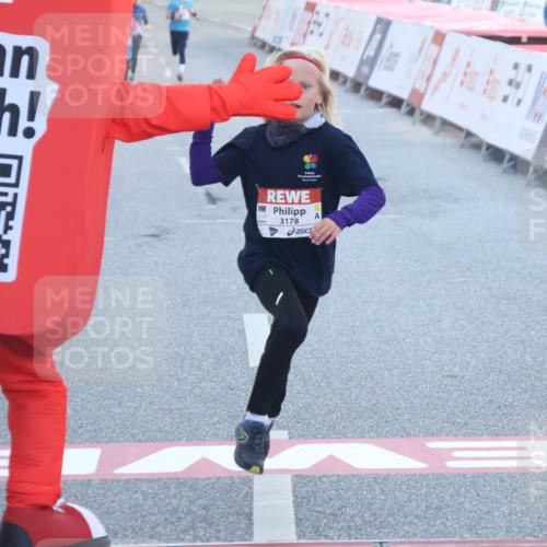 27.04.2024 - Das Zehntel Lena Gebhardt http://msf.ph/oto/6124639 27.04.2024 08:47:50 Ziel 1472, 1484, 3178, 3828 meine-sportfotos.de