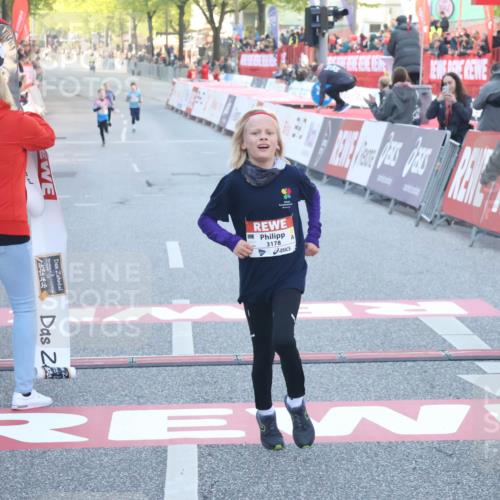 27.04.2024 - Das Zehntel Lena Gebhardt http://msf.ph/oto/6124694 27.04.2024 08:47:51 Ziel 1472, 1484, 3178, 3828 meine-sportfotos.de