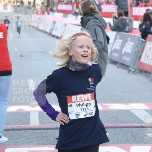 27.04.2024 - Das Zehntel Lena Gebhardt http://msf.ph/oto/6124730 27.04.2024 08:47:52 Ziel 1472, 1484, 3178, 3828 meine-sportfotos.de