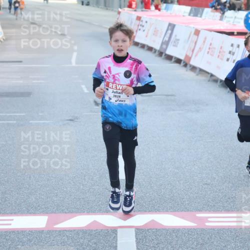 27.04.2024 - Das Zehntel Lena Gebhardt http://msf.ph/oto/6124784 27.04.2024 08:48:00 Ziel 1472, 1484, 3828 meine-sportfotos.de
