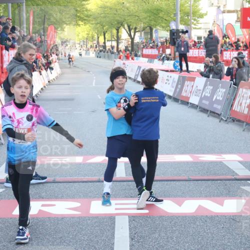 27.04.2024 - Das Zehntel Lena Gebhardt http://msf.ph/oto/6124866 27.04.2024 08:48:03 Ziel 1472, 1484 meine-sportfotos.de