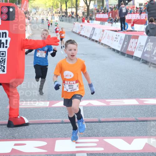 27.04.2024 - Das Zehntel Lena Gebhardt http://msf.ph/oto/6125358 27.04.2024 08:48:27 Ziel 2820, 3481, 3626, 3876 meine-sportfotos.de