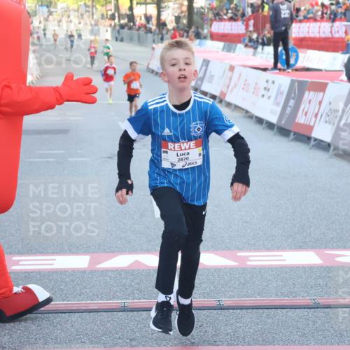 27.04.2024 - Das Zehntel Lena Gebhardt http://msf.ph/oto/6125453 27.04.2024 08:48:28 Ziel 2820, 3481, 3626, 3876 meine-sportfotos.de