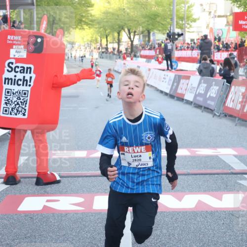 27.04.2024 - Das Zehntel Lena Gebhardt http://msf.ph/oto/6125516 27.04.2024 08:48:29 Ziel 2820, 3481, 3876 meine-sportfotos.de
