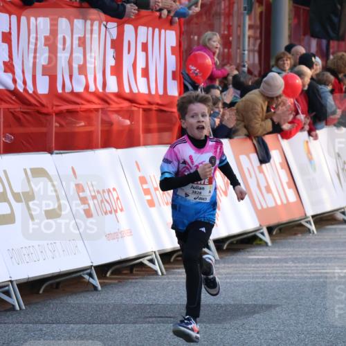 27.04.2024 - Das Zehntel Strokosch-Dieckow http://msf.ph/oto/6125558 27.04.2024 08:47:55 Ziel 1472, 1484, 3828 meine-sportfotos.de